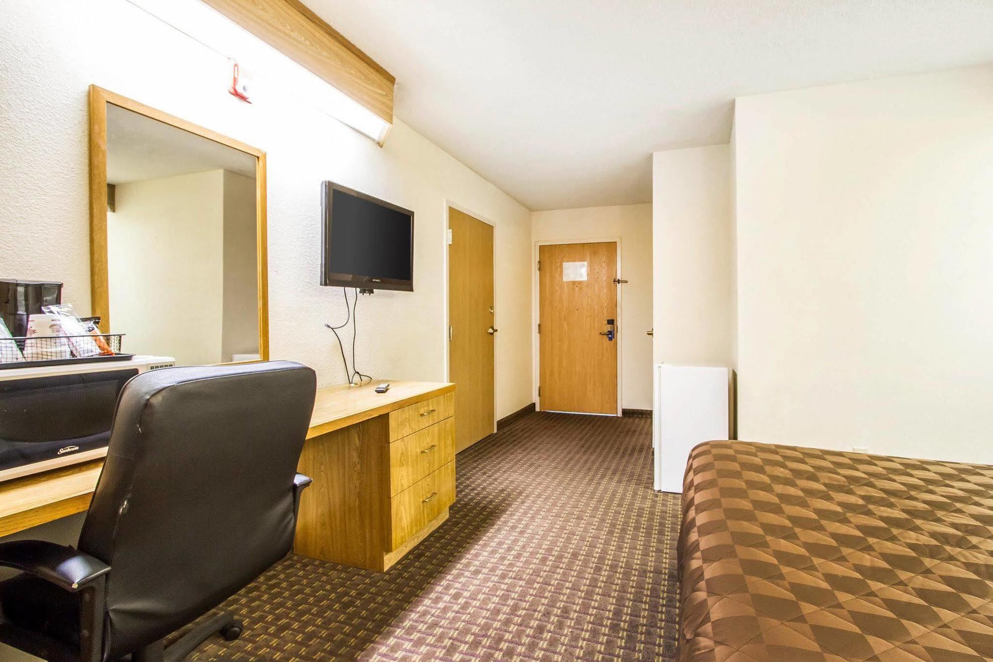 Rodeway Inn Мемфіс Екстер'єр фото