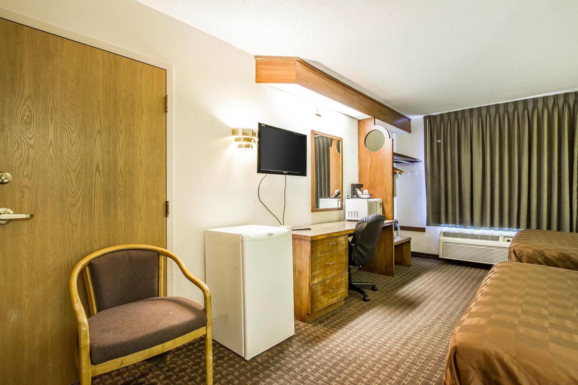 Rodeway Inn Мемфіс Екстер'єр фото